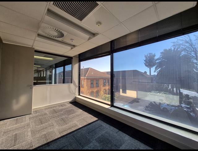 726M² OFFICE TO LET IN WAVERLEY